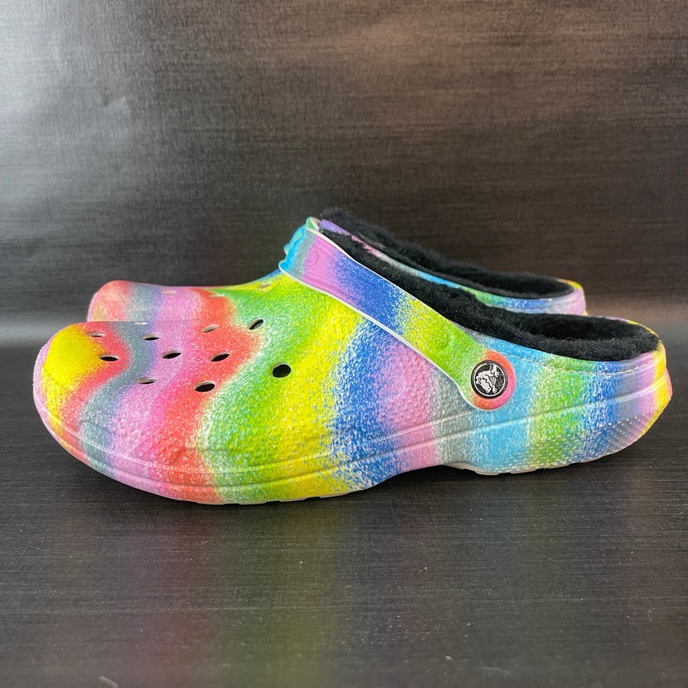 Crocs Classic Lined‎ Clogs Mens 11 Rainbow Tie Dye Black Fuzzy Fur Slip On Shoes